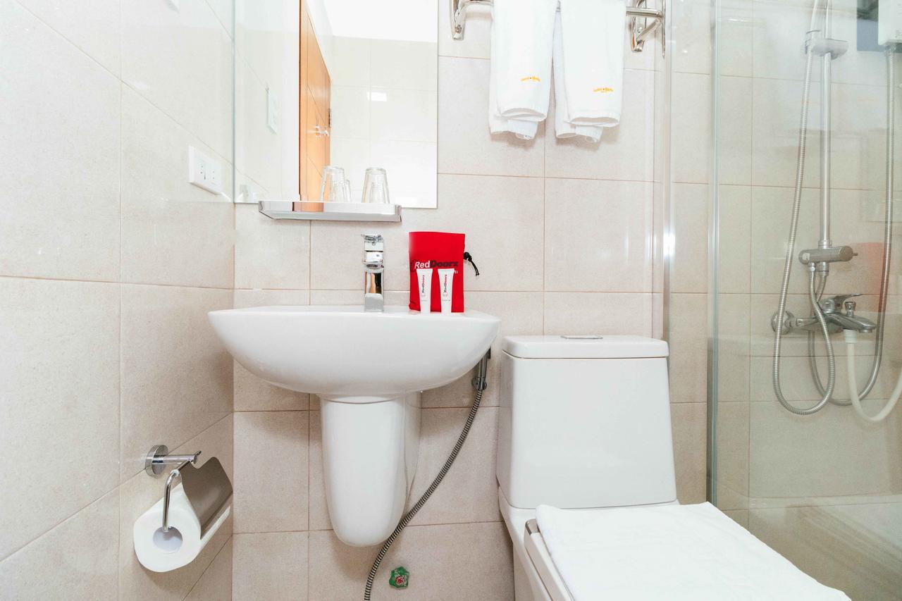Reddoorz Premium @ Sampaloc Makati Hotel Makati City Bagian luar foto