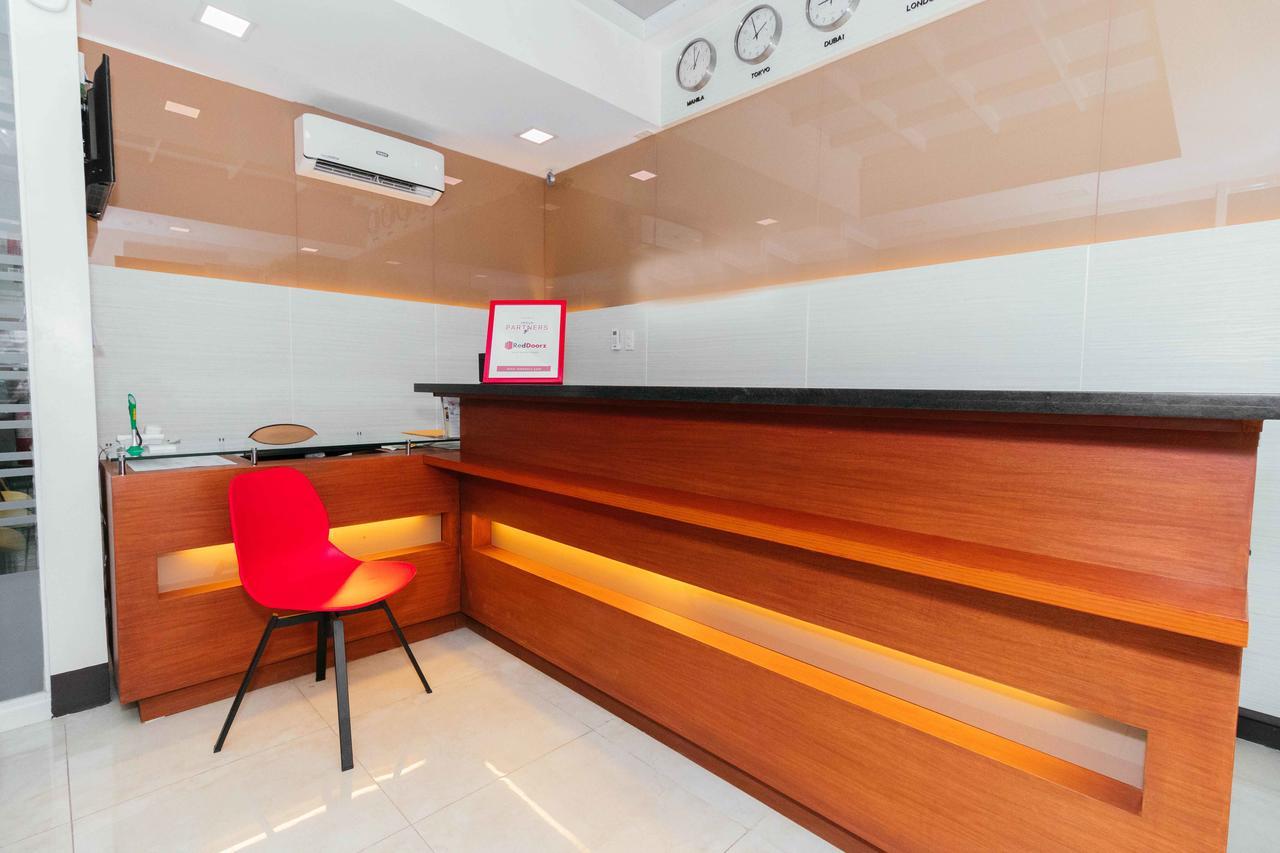 Reddoorz Premium @ Sampaloc Makati Hotel Makati City Bagian luar foto