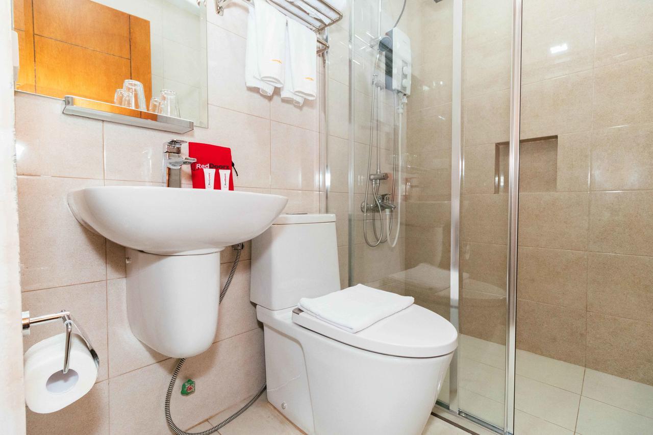 Reddoorz Premium @ Sampaloc Makati Hotel Makati City Bagian luar foto