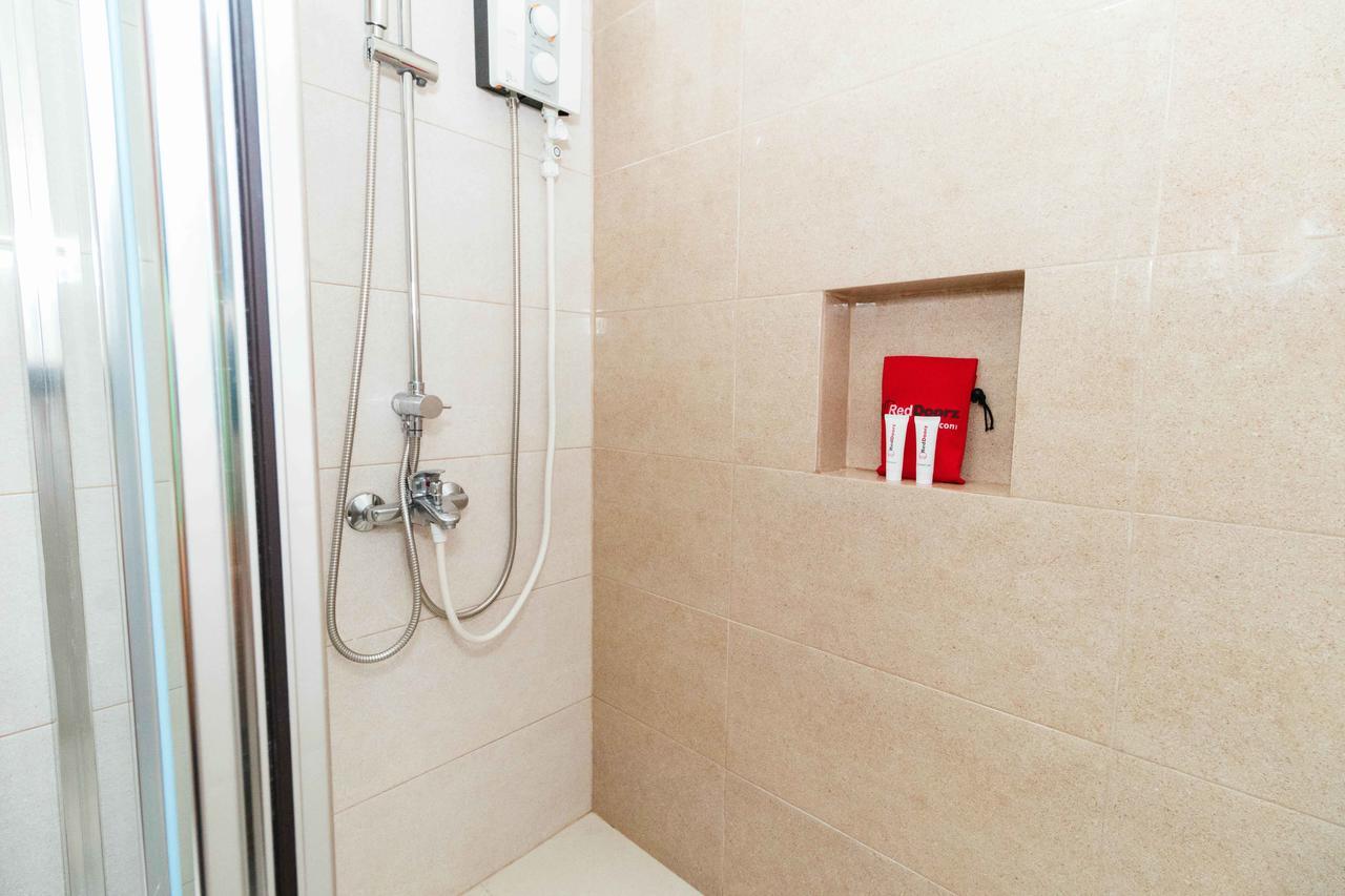 Reddoorz Premium @ Sampaloc Makati Hotel Makati City Bagian luar foto