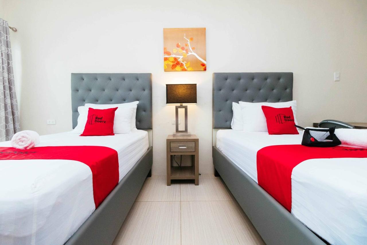 Reddoorz Premium @ Sampaloc Makati Hotel Makati City Bagian luar foto