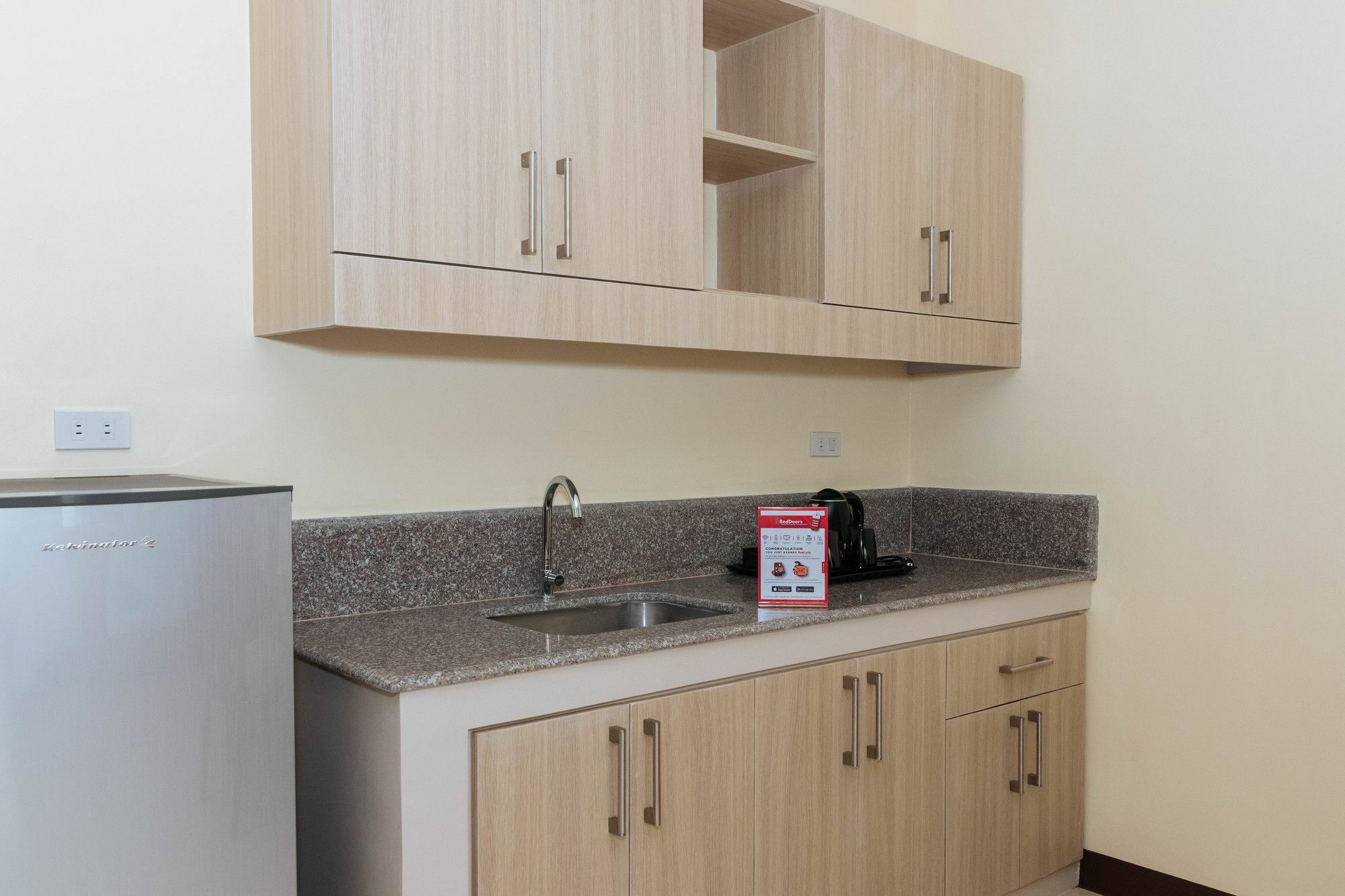 Reddoorz Premium @ Sampaloc Makati Hotel Makati City Bagian luar foto