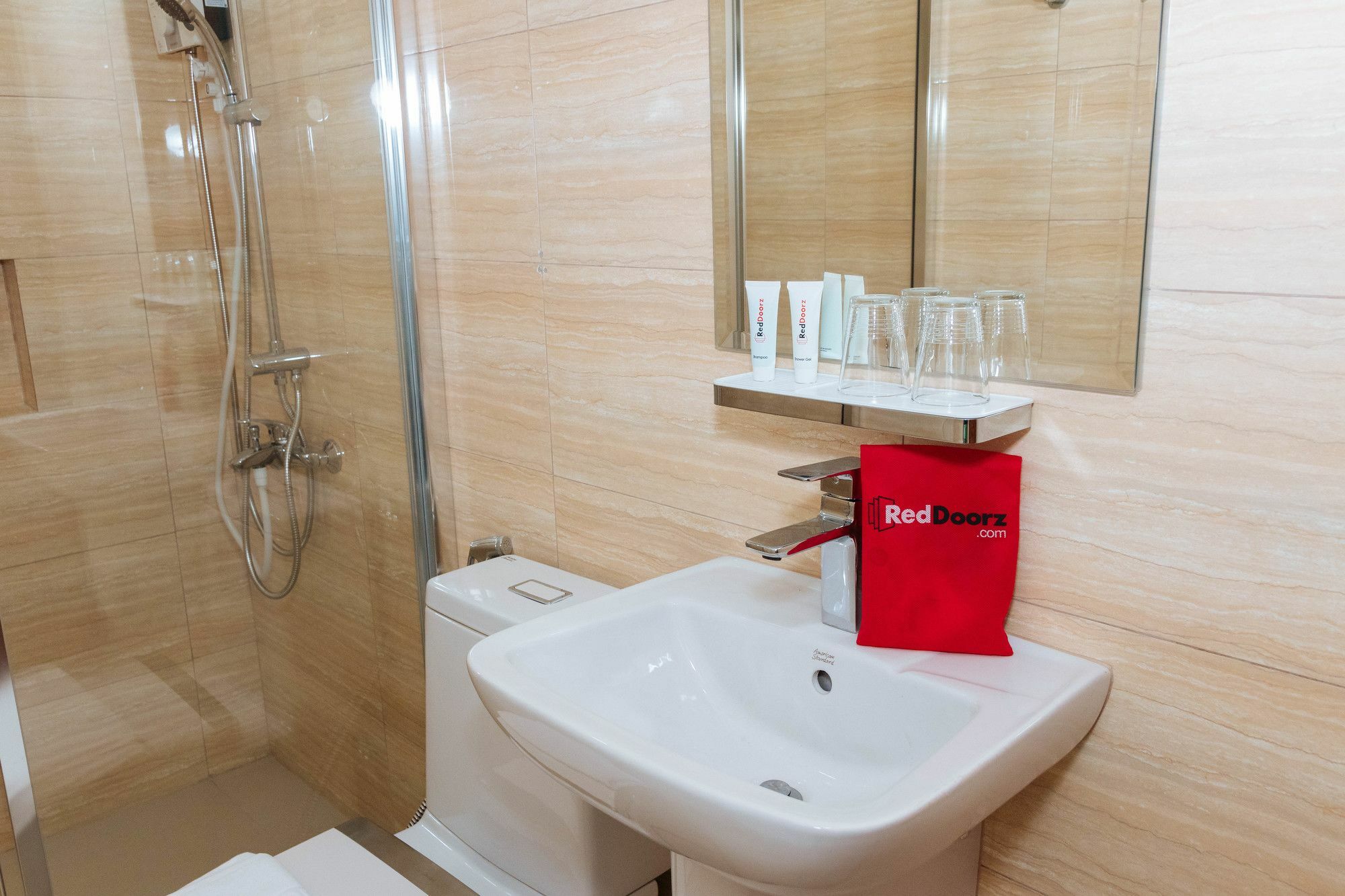 Reddoorz Premium @ Sampaloc Makati Hotel Makati City Bagian luar foto