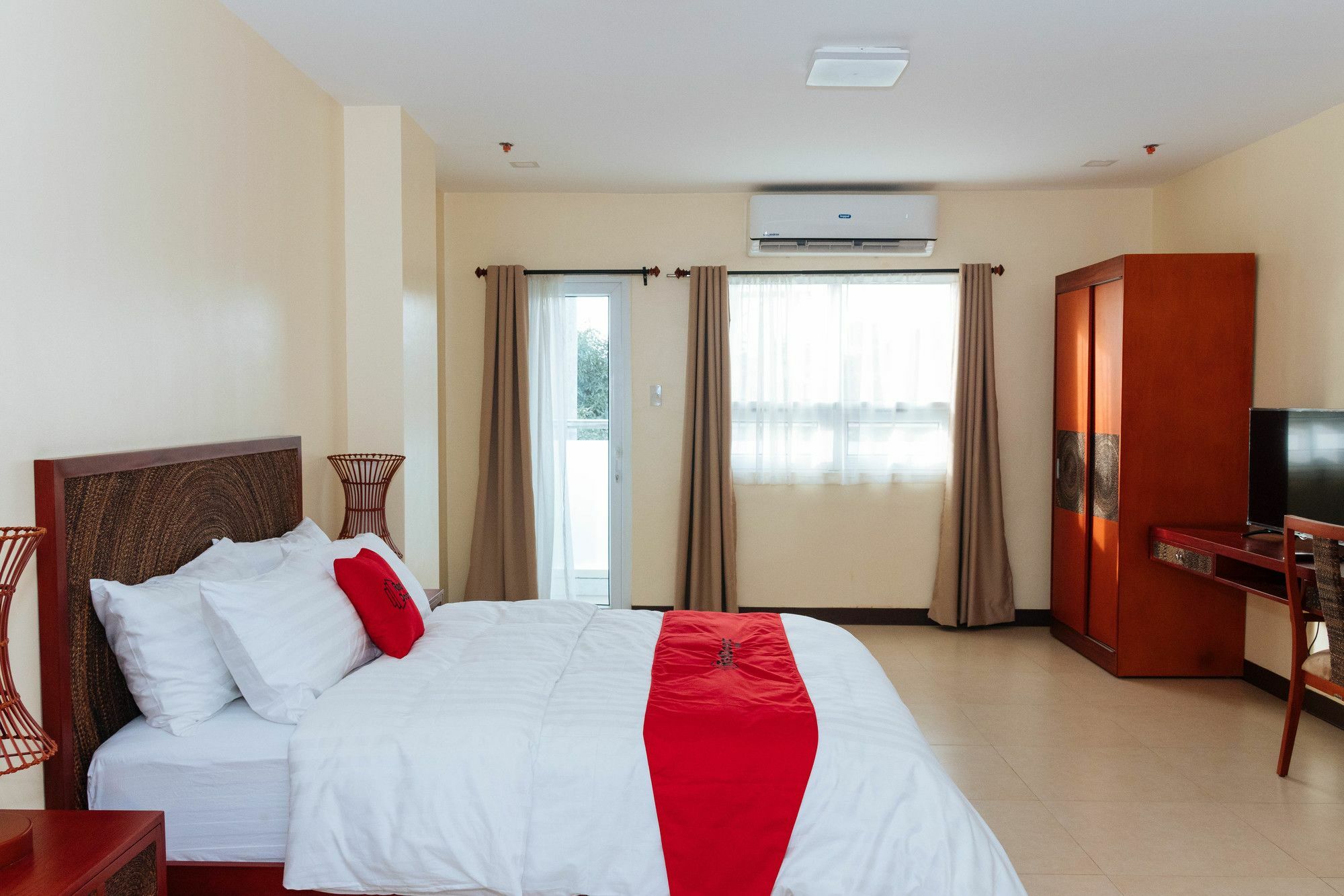 Reddoorz Premium @ Sampaloc Makati Hotel Makati City Bagian luar foto