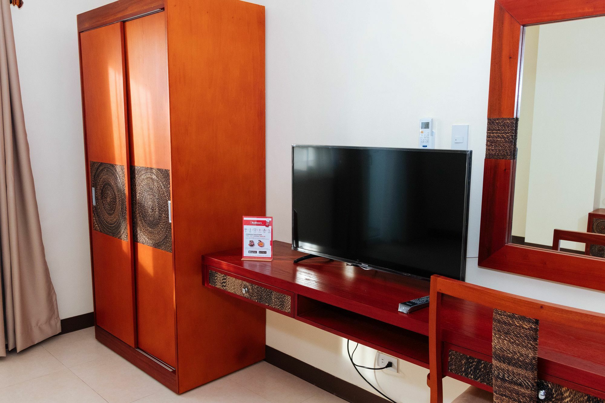 Reddoorz Premium @ Sampaloc Makati Hotel Makati City Bagian luar foto